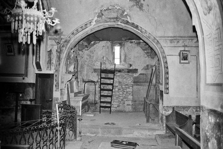 Rochebrune. - La chapelle latérale nord de l'église Saint-Michel.