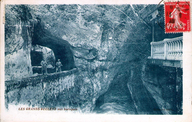 La route des Grands Goulets au hameau des Barraques.