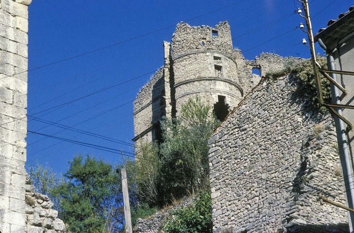 Montbrun-les-Bruns.- Le château.