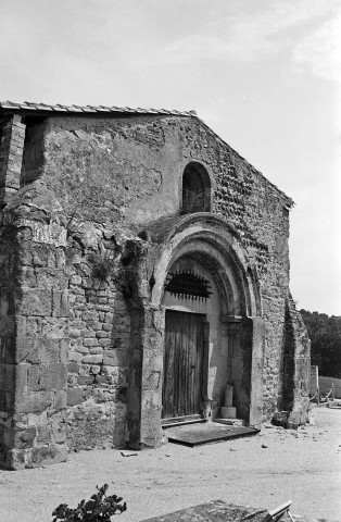 Albon. - Façade occidentale de la chapelle Saint-Philibert.