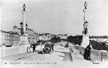 Valence.- L'avenue Gambetta prise du pont de pierre sur le Rhône.