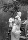 Châteauneuf-du-Rhône.- Statue de la Vierge du sculpteur valentinois Gaston Dintrat (1889-1964).