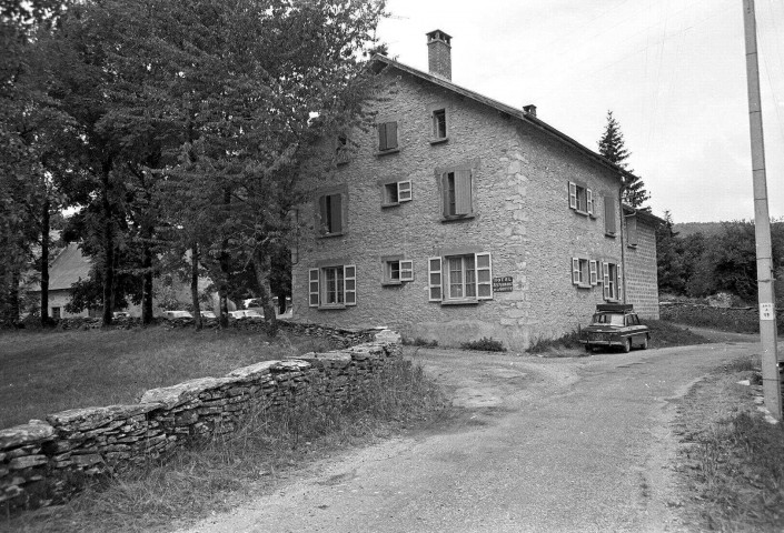 Saint-Julien-en-Vercors.- L'hôtel de la Grotte.