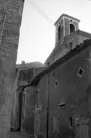 Piègros-la-Clastre.- La façade est de l'église Saint-André, le chevet.