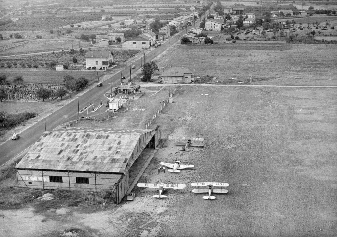 Andancette.- Vue aérienne de l'aérodrome quartier Creux de la Thine.