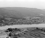 Vue aérienne de la ville et du Rhône.