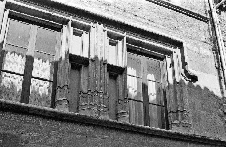 Livron-sur-Drôme.- Fenêtres d'une maison du XVIe siècle.