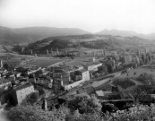 Pont-de-Barret.- Vue aérienne d'une partie du village et de la rivière le Roubion.