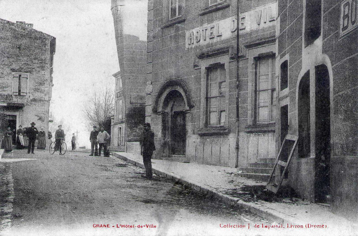 La mairie Grande-Rue.