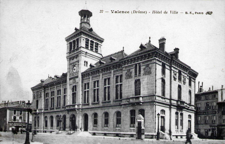 La mairie (1891-1895).