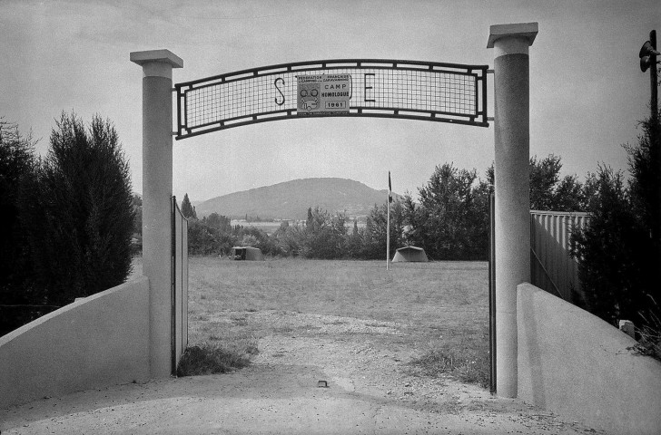 La Bégude-de-Mazenc. - L'entrée du camping.