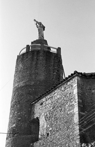 Montboucher-sur-Jabron.- Le chevet et le clocher de la chapelle Saint-Blaise.