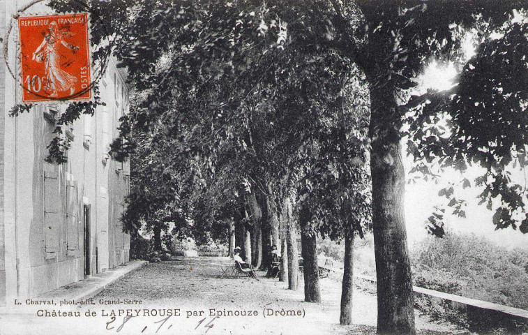 La terrasse du château de Joyeuse.