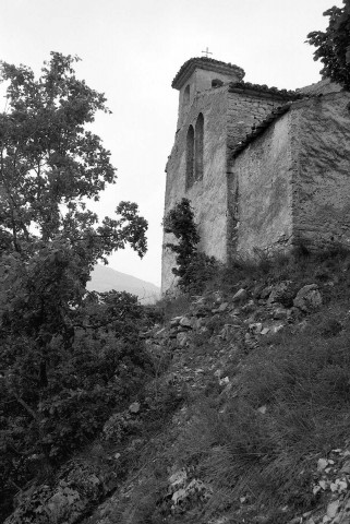 Rochebrune. - Le chevet de l'église Saint-Michel.