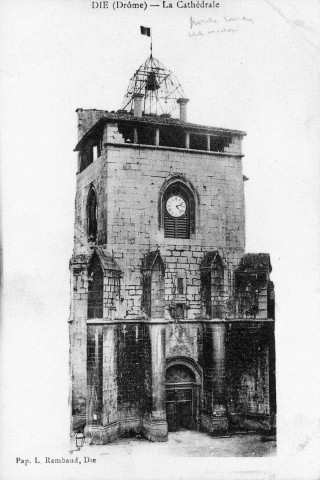 Le clocher de l'église Notre-Dame.