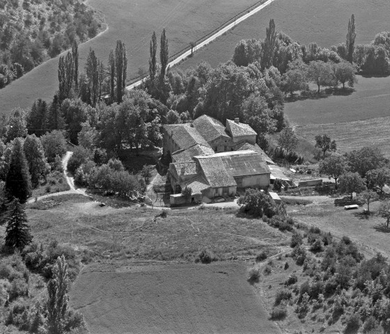 Vue aérienne de l'abbaye de Valcroissant (XIIe siècle).