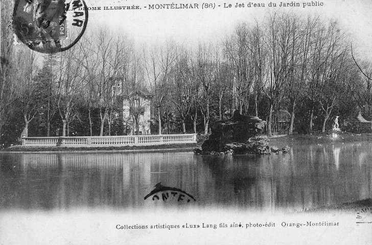 Montélimar. - Le bassin du Jardin Public (avant 1910).