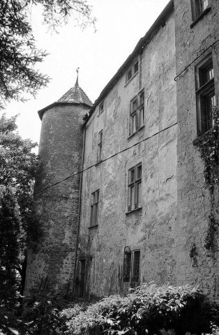 Charmes-sur-l'Herbasse. - La façade sud du château féodal.