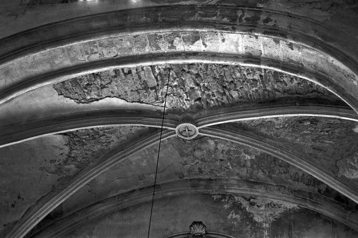 Grignan. - Vue des dégradations des voûtes de la collégiale Saint-Sauveur.