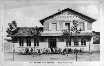 Portes-lès-Valence.- L'école des Chalets construite en 1933, détruite par les bombardements du 6 août 1944 et reconstruite en 1950.