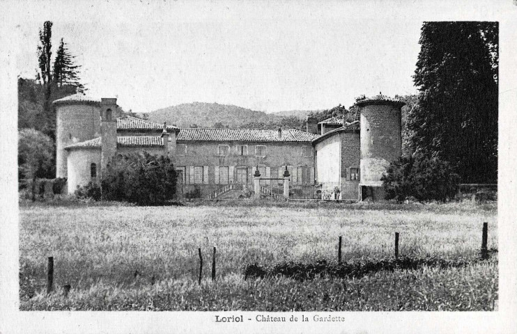 Loriol-sur-Drôme.- le château de la Gardette, à gauche la chapelle Saint-Philomène.