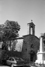 La Garde-Adhémar. - Façade latérale de la chapelle des Pénitents Blancs (XIIe s.).