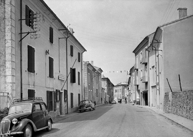 La Bégude-de-Mazenc. - La gendarmerie rue Aristide Briand.