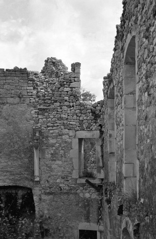 La Charce.- Mur sud du château, avant travaux.