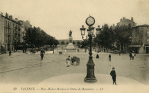 Valence. - Place Madier-Montjau et statue de Montalivet.