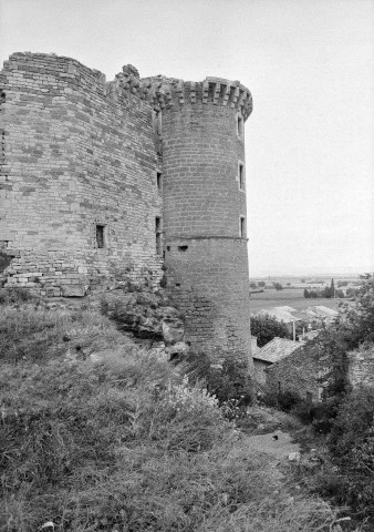 La Baume-de-Transit. - Le vieux village et le château.