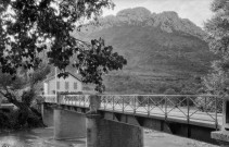 Buis-les-Baronnies. - Un pont sur la rivière l'Ouvèze.