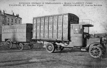 Valence.- Camion et sa remorque de déménagement de l'entreprise Ladreyt.