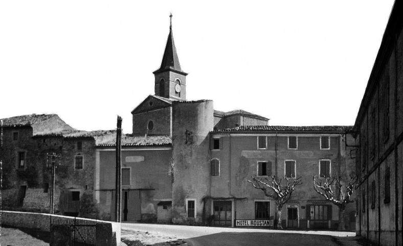 Taulignan.- Tour vestiges des remparts et le clocher de l'église Saint-Vincent.