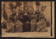 Élèves de la promotion 1895-1897 de l'École normale supérieure de Fontenay-aux-Roses (Hauts-de-Seine).