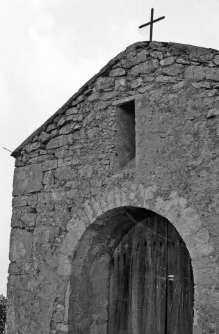 Piégros-la-Clastre.- La chapelle Saint-Médard (XIIe s.).