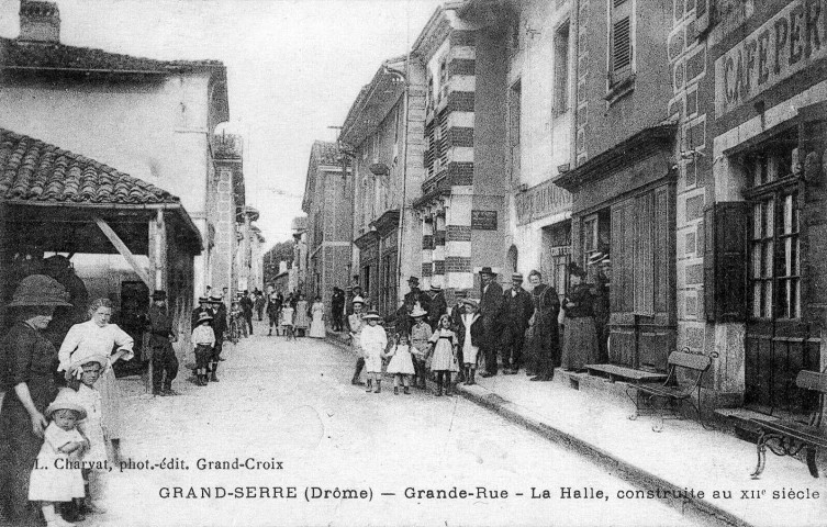 La halle, Grande Rue.