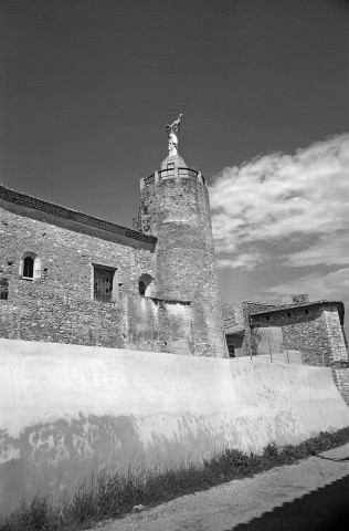 Montboucher-sur-Jabron. - Le clocher et le chevet de la chapelle Saint Blaise.