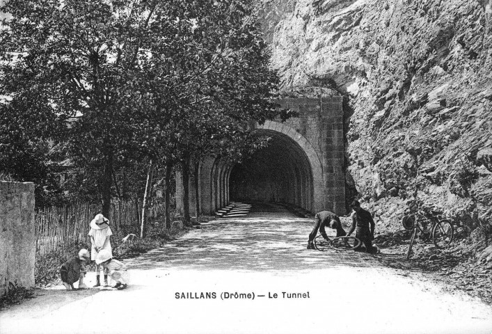 Le tunnel.