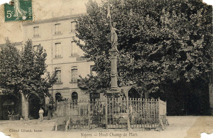 La statue de la République de l'actuelle place de la Libération.