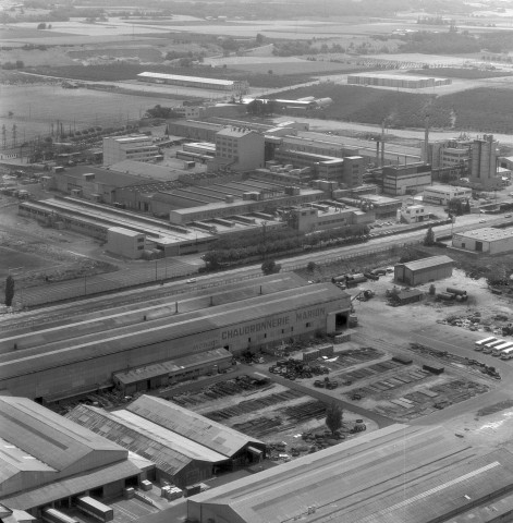 Vue aérienne de la zone industrielle.