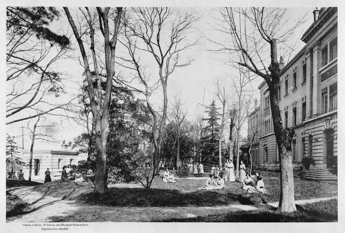 Valence.- Le jardin de l'École Normale d'institutrices.