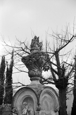 Nyons. - Détail de la chapelle Notre-Dame du Bon secours.