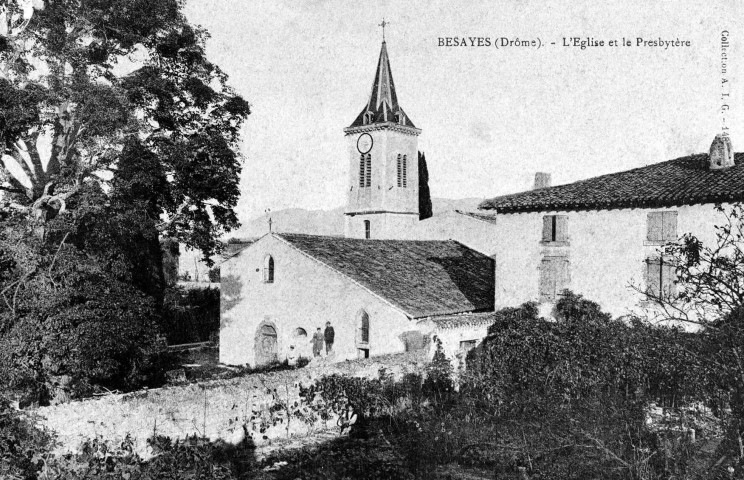 L'église Saint-Étienne et le presbytère.