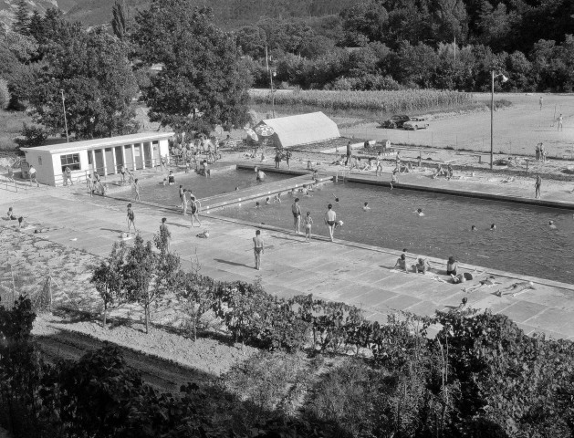 Châtillon-en-Diois. - La piscine