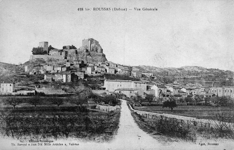 Roussas.- Vue du village.