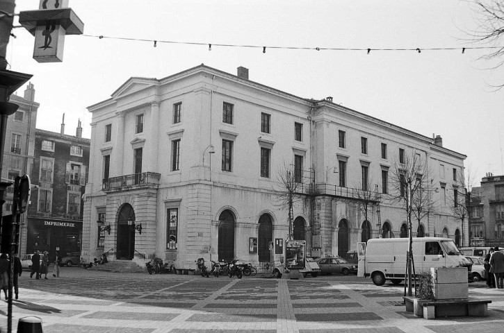 Valence. - Le théâtre.