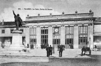 La gare et le monument de Désiré Bancel.