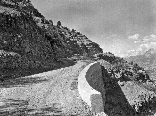 Pennes-le-Sec. - La route du col de Pennes.