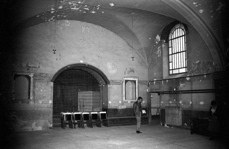 Romans-sur-Isère. - Le musée de la Chaussure, l'ancien chœur des religieuses du couvent des Ursulines, avant travaux.