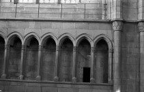 Romans-sur-Isère.- Détail du triforium de la collégiale Saint-Barnard.